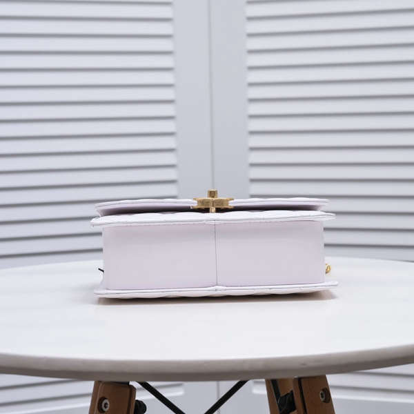 シャネルバッグ内部構造